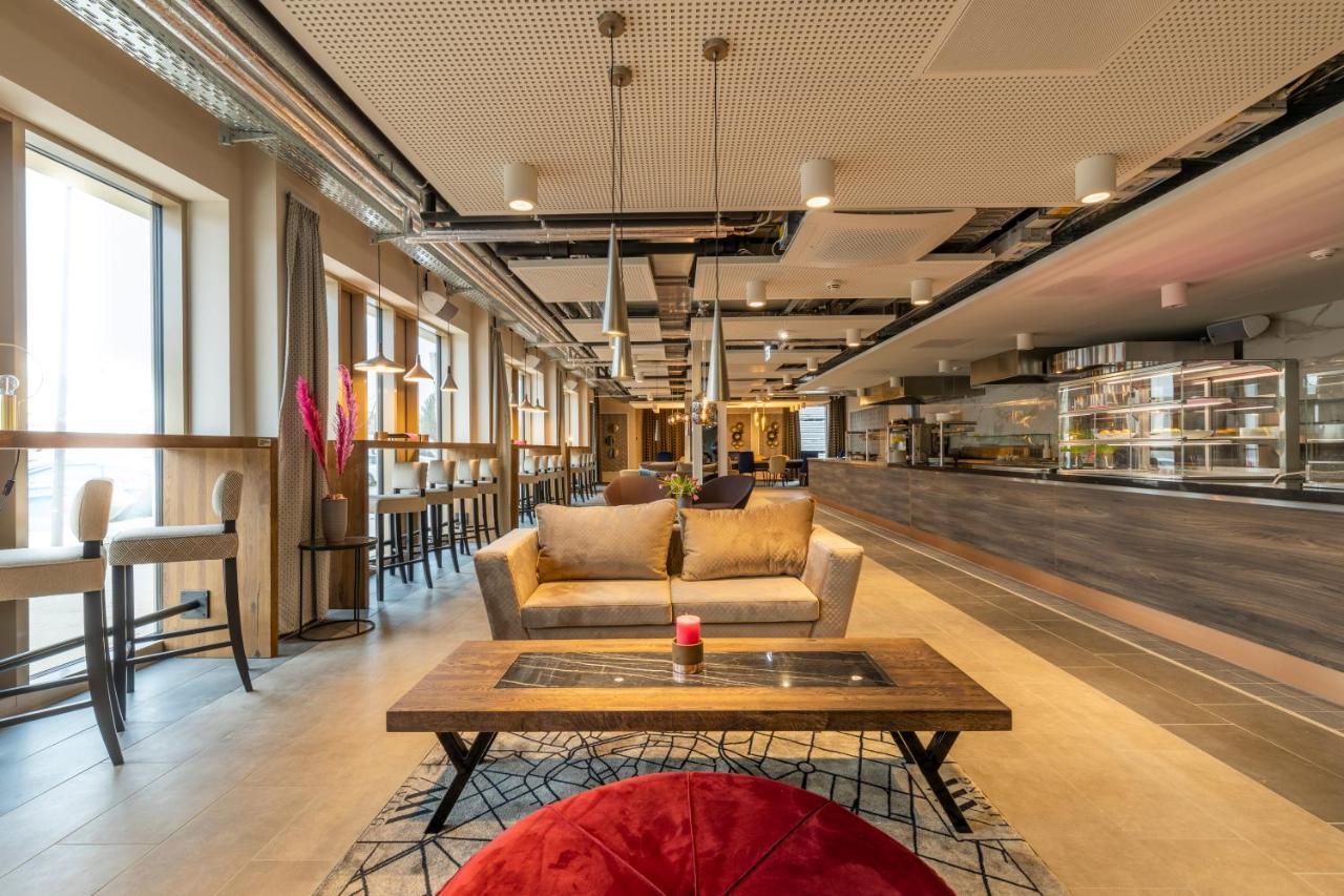 Maseven Muenchen Messe Dornach 4*